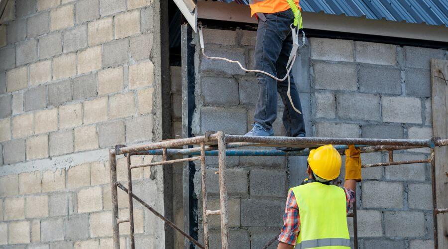 Expert Emergency Roof Repairs services in Flora Vista, NM
